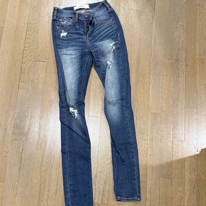 Hollister 0 24 Dark Blue Ripped Jeans